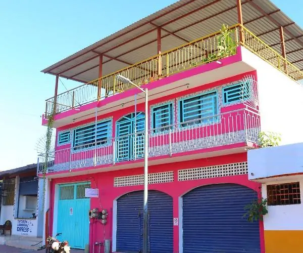 Casa Mandarine , Amazing Private W Balcony, Rooftop, Hammocks, Ac, Smartv, 100mbs! 3* Zihuatanejo