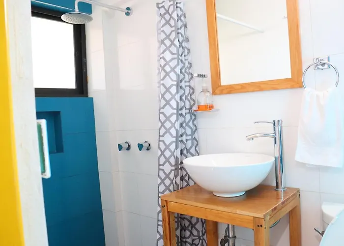 Casa Mandarine , Amazing Private W Balcony, Rooftop, Hammocks, Ac, Smartv, 100mbs! 3*