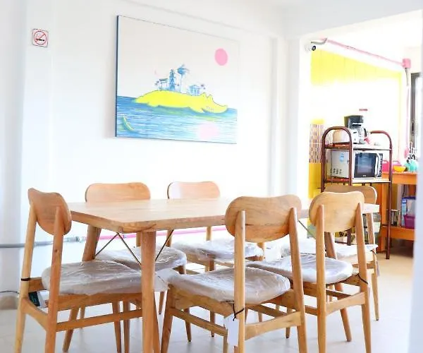 Casa Mandarine , Amazing Private W Balcony, Rooftop, Hammocks, Ac, Smartv, 100mbs! Guest house 3*
