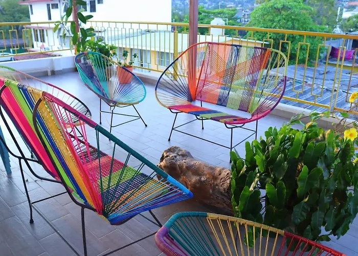 Guest house Casa Mandarine , Amazing Private W Balcony, Rooftop, Hammocks, Ac, Smartv, 100mbs! 3*