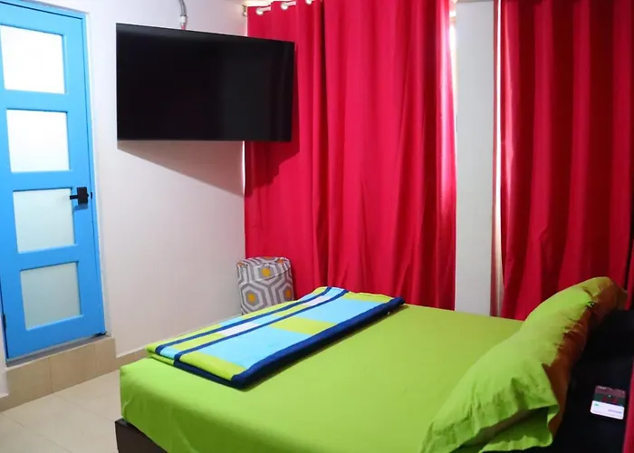 Casa Mandarine , Amazing Private W Balcony, Rooftop, Hammocks, Ac, Smartv, 100mbs! Zihuatanejo